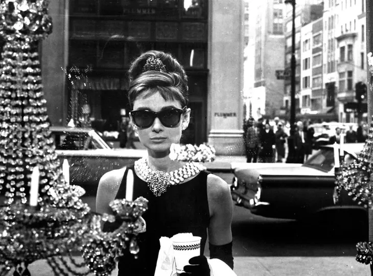 2214 92397 - Audrey Hepburn Replikleri